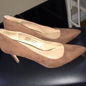 Brown kitty heels